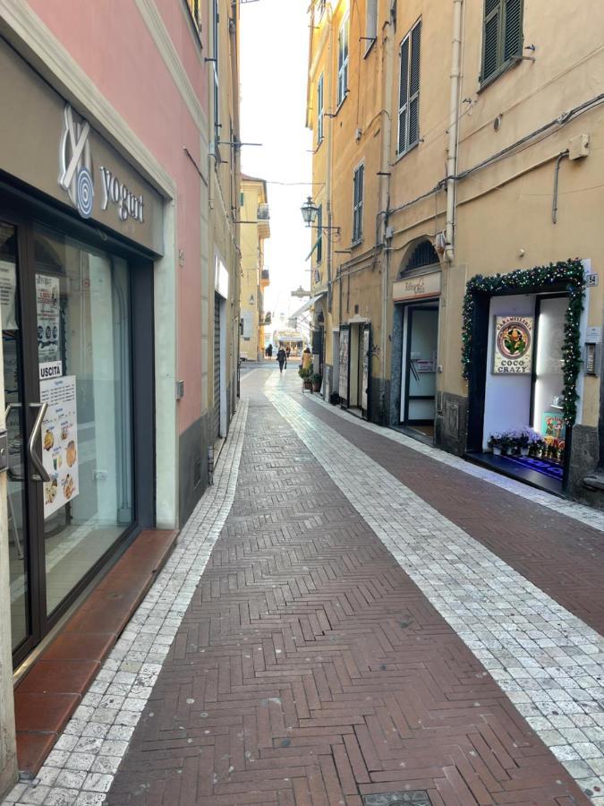 Casa Vacanza A 100 Metri Dal Mare Imperia Exteriör bild