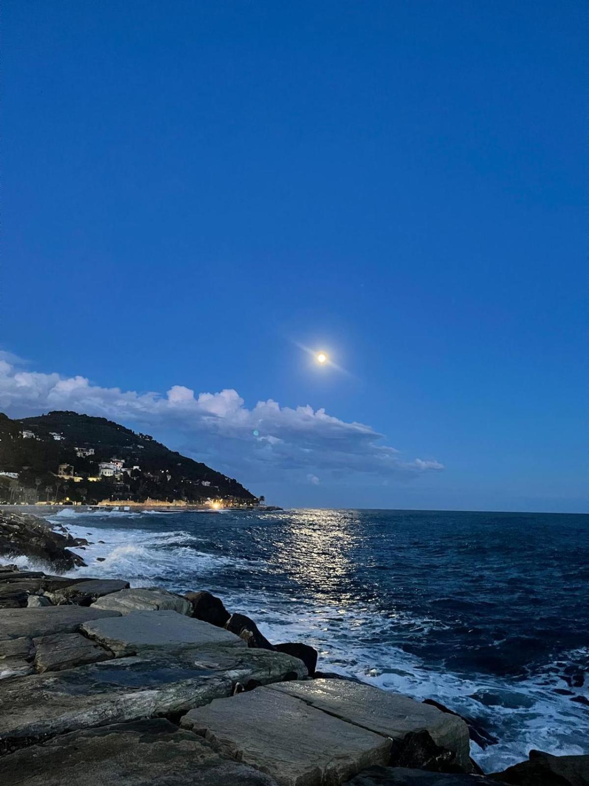 Casa Vacanza A 100 Metri Dal Mare Imperia Exteriör bild